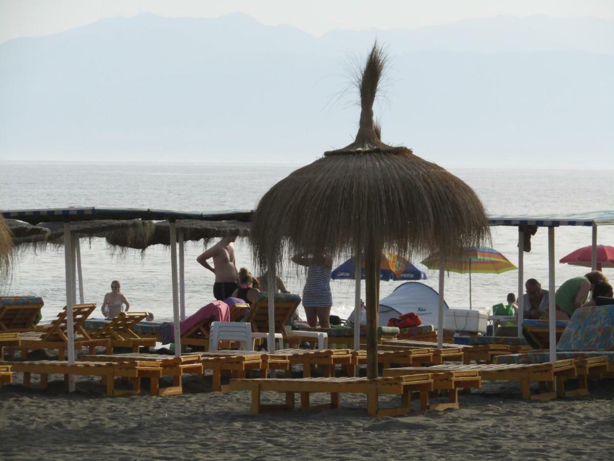 Malaga Paradise Beach トレ・デ・ベナガルボン エクステリア 写真