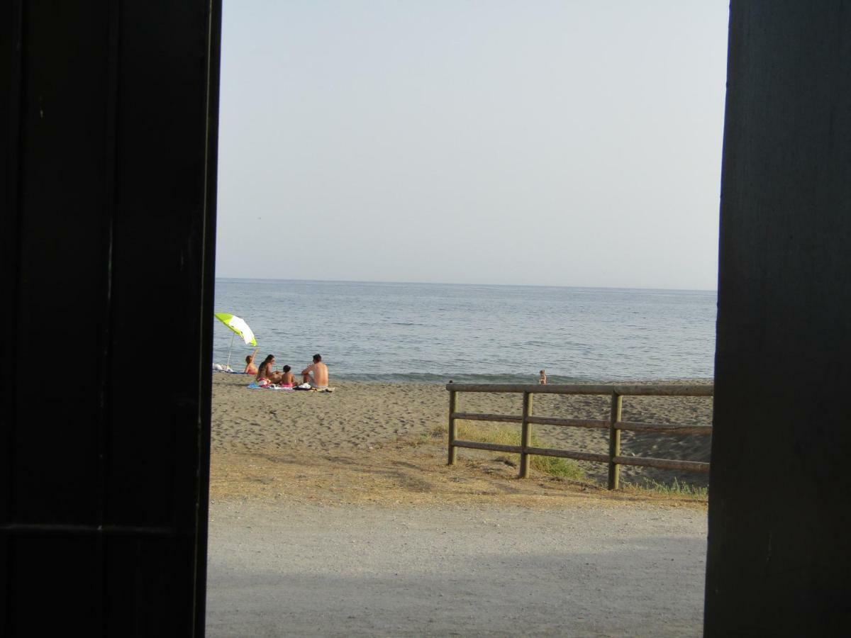 Malaga Paradise Beach トレ・デ・ベナガルボン エクステリア 写真